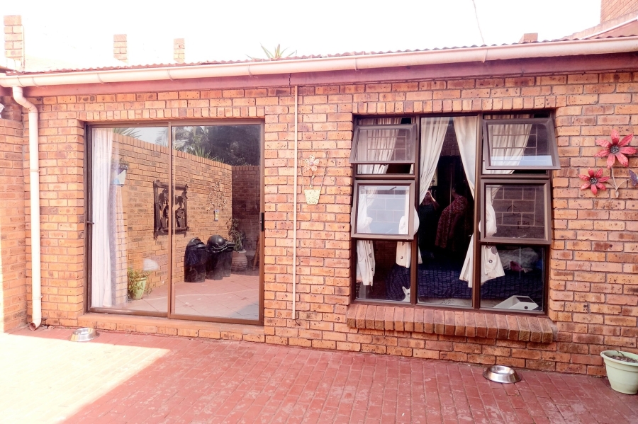 5 Bedroom Property for Sale in Vredenburg Western Cape